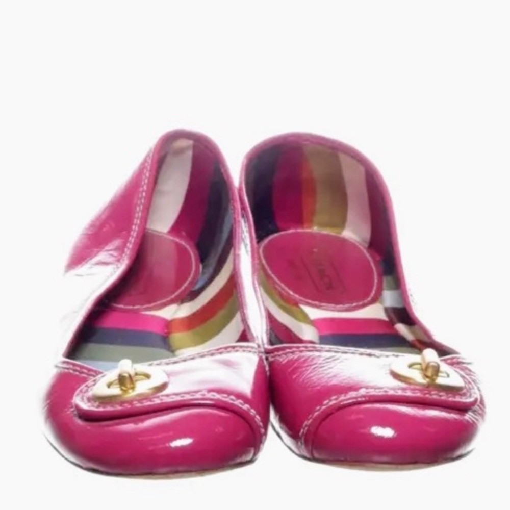 EUC COACH F2370 NOEL MAGENTA TURNLOCK FLATS 🥿 - Picture 2 of 12
